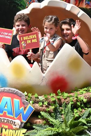PAW Patrol: The Dino Movie EGG-cellent Dino Photo Opp